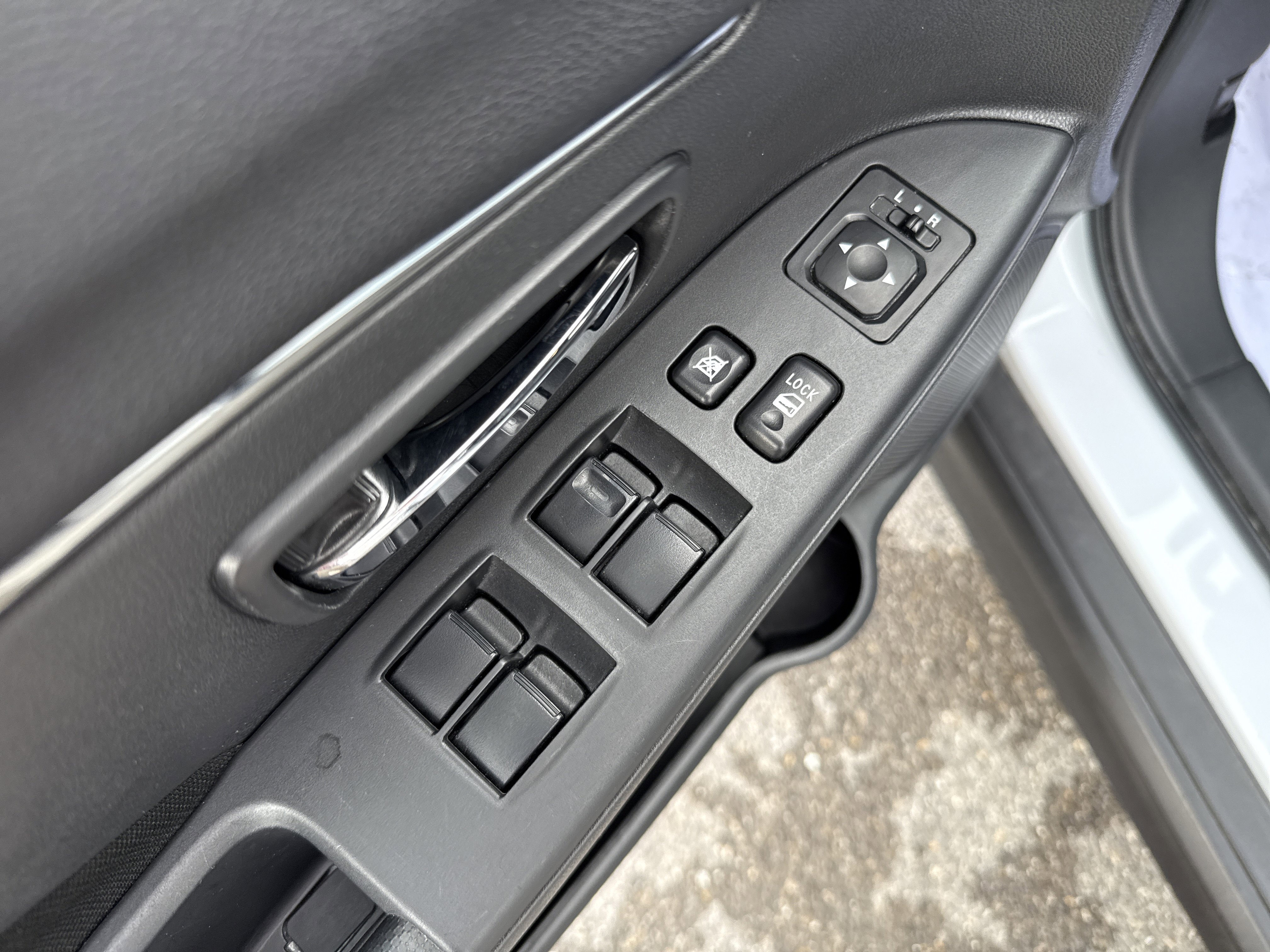 Used 2024 Mitsubishi Outlander Sport LE image 14