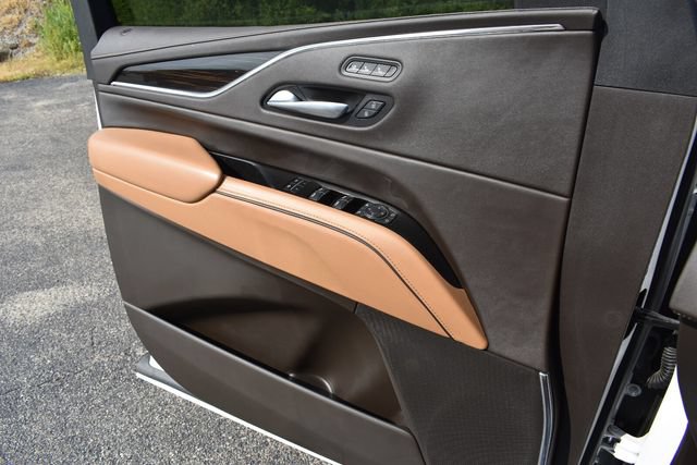 Certified 2023 Cadillac Escalade Sport w/ LPO, ONYX Package AWD/4WD image 41