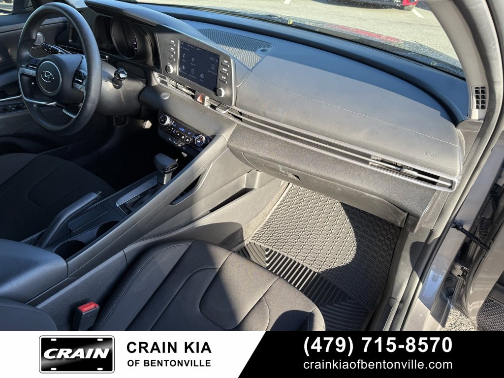 Used 2022 Hyundai Elantra SEL image 29