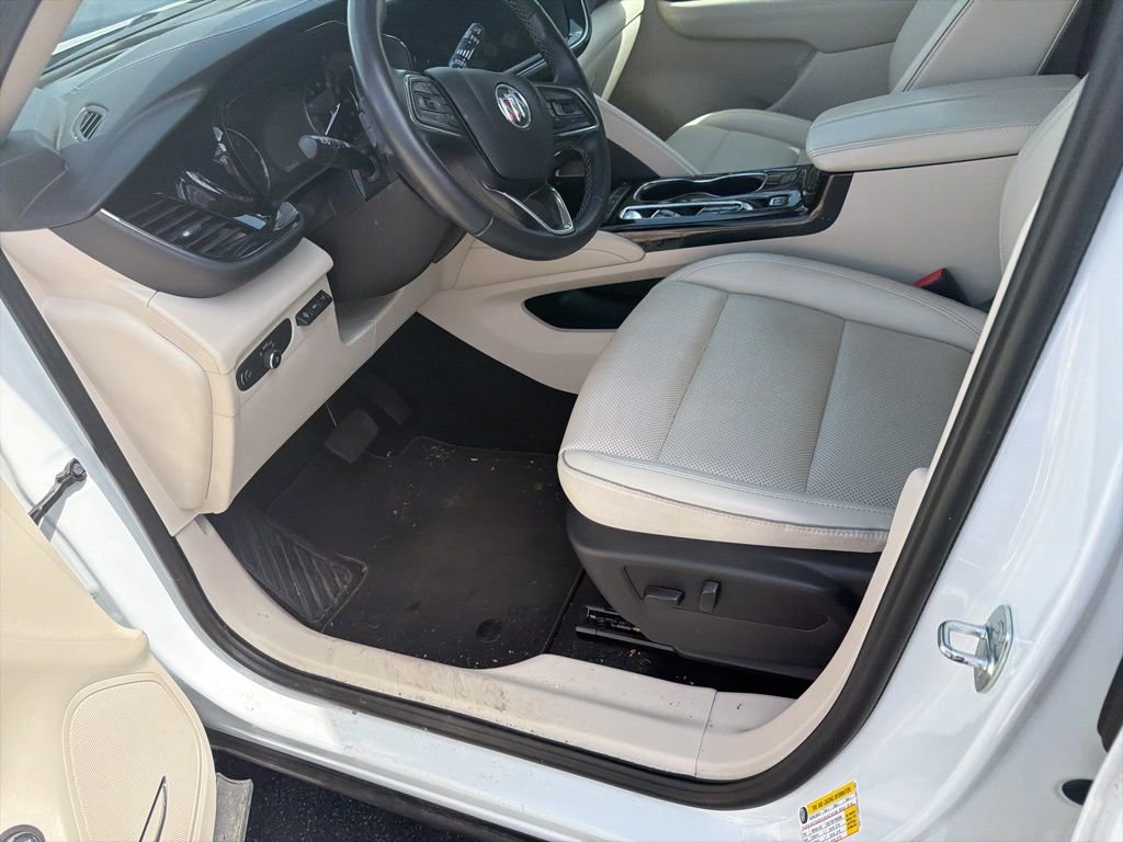 Used 2022 Buick Envision Essence w/ Technology Package I image 5