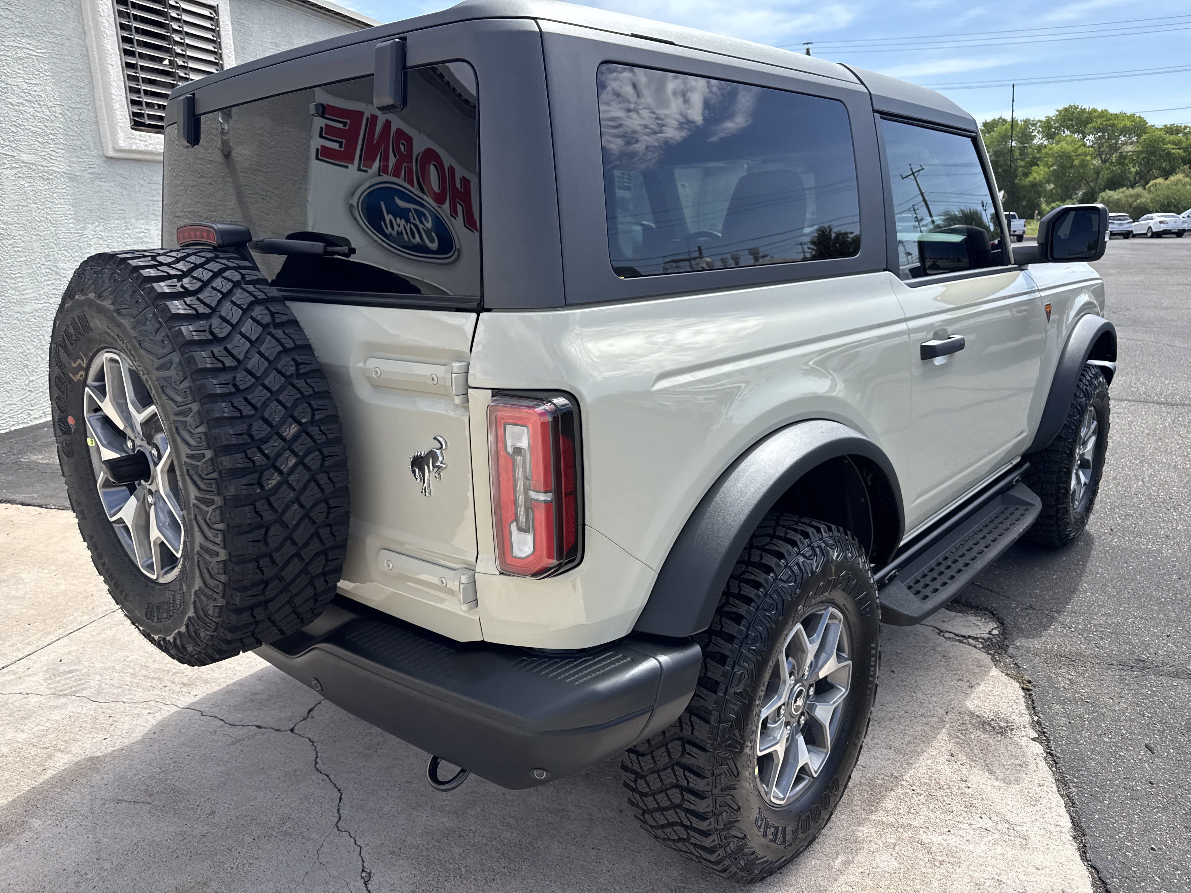 New 2025 Ford Bronco Badlands image 7