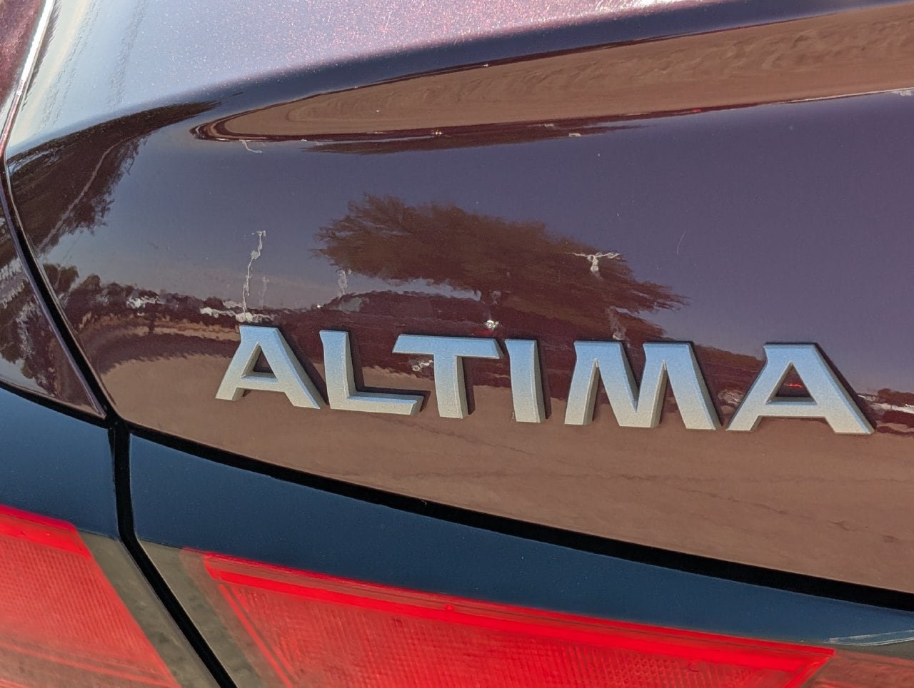 Used 2025 Nissan Altima 2.5 SV FWD image 8