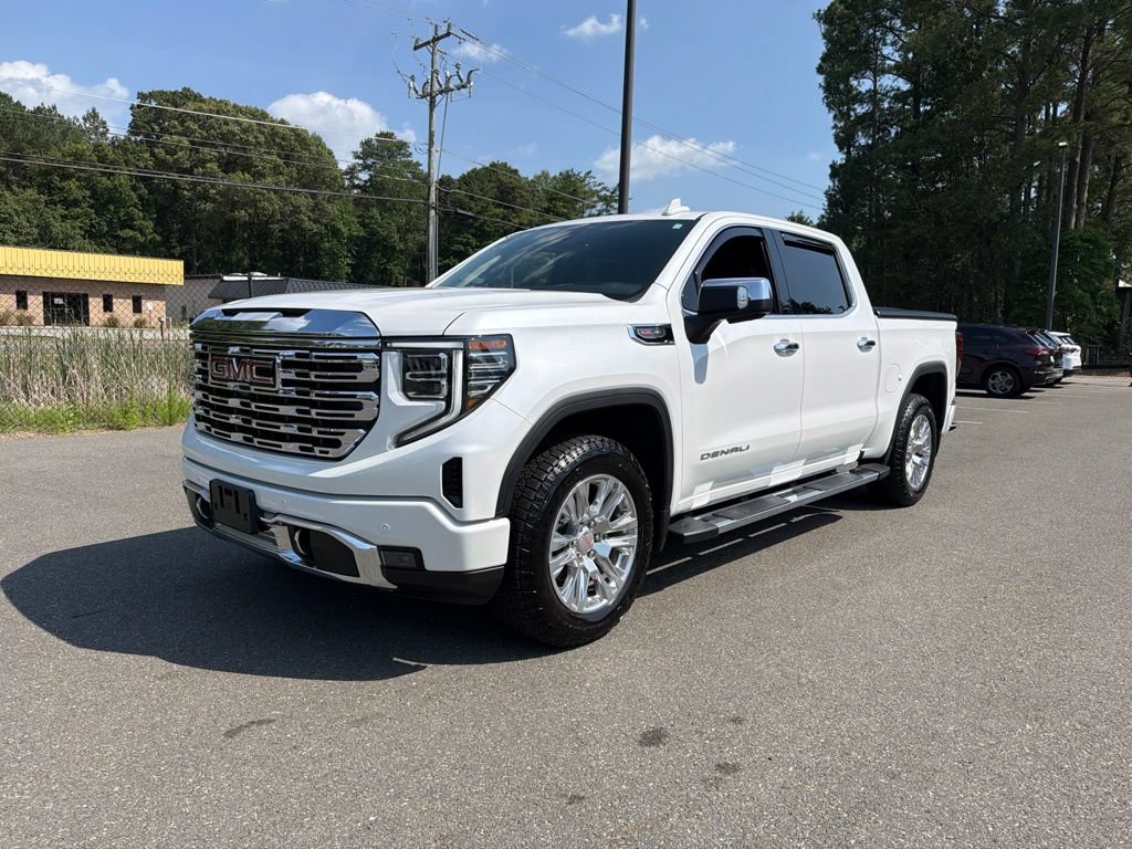 Used 2025 GMC Sierra 1500 Denali w/ Technology Package AWD/4WD image 2