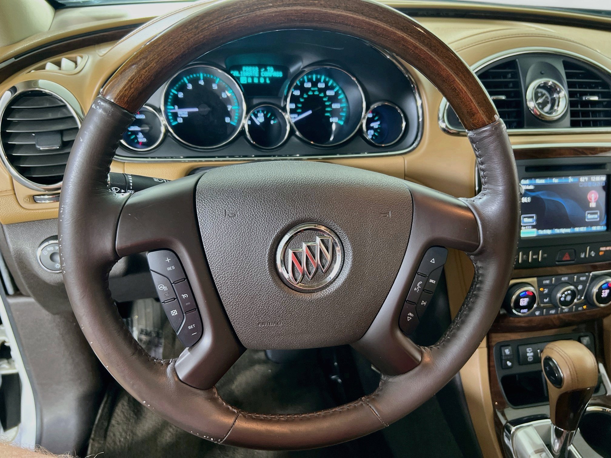 Used 2017 Buick Enclave Premium AWD/4WD image 11