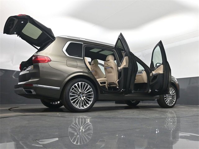 Used 2021 BMW X7 xDrive40i w/ Premium Package image 69