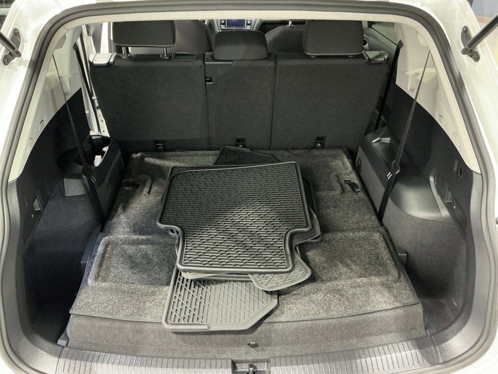 Used 2023 Volkswagen Tiguan S image 19