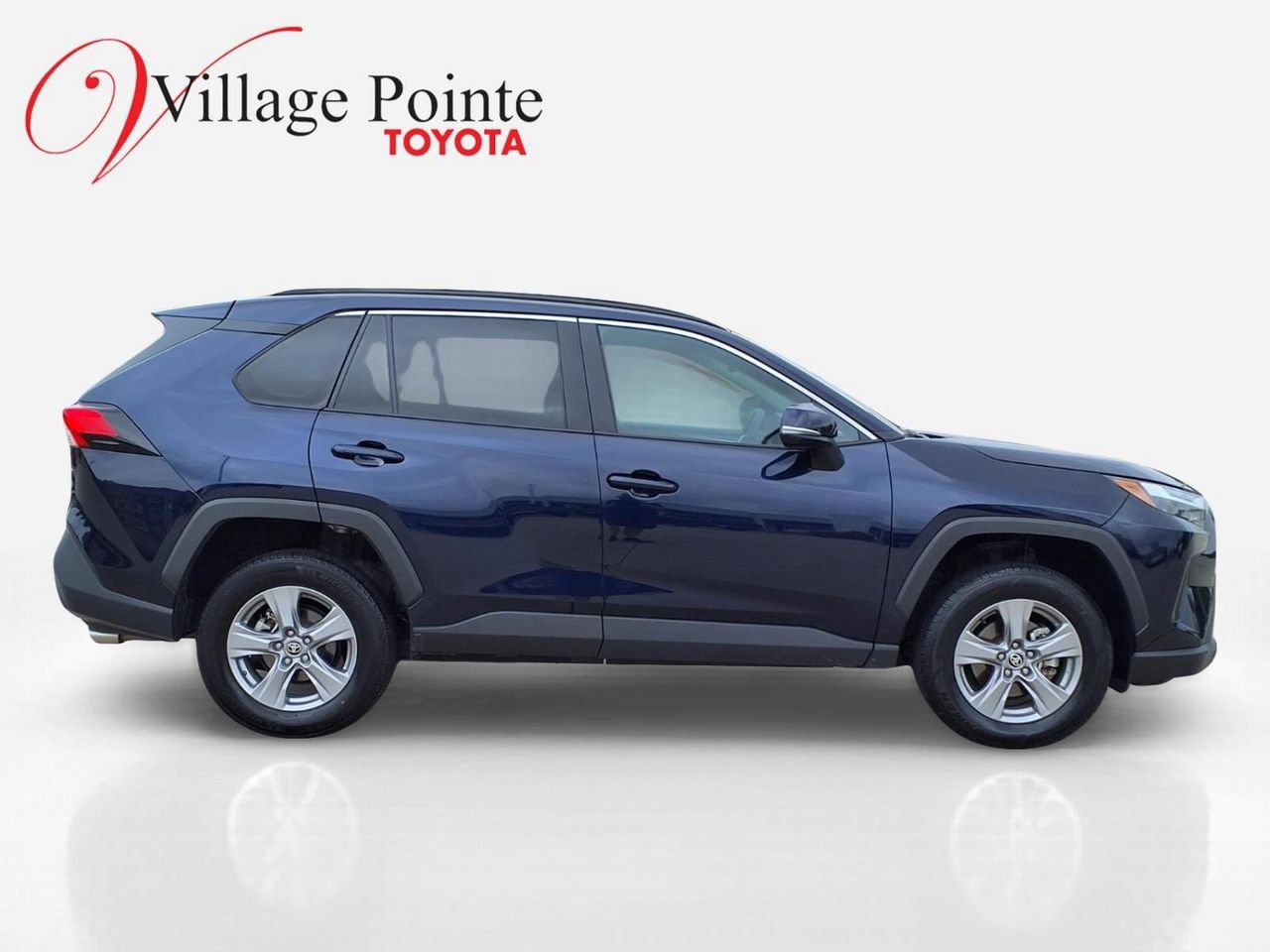 Used 2025 Toyota RAV4 XLE AWD/4WD image 7