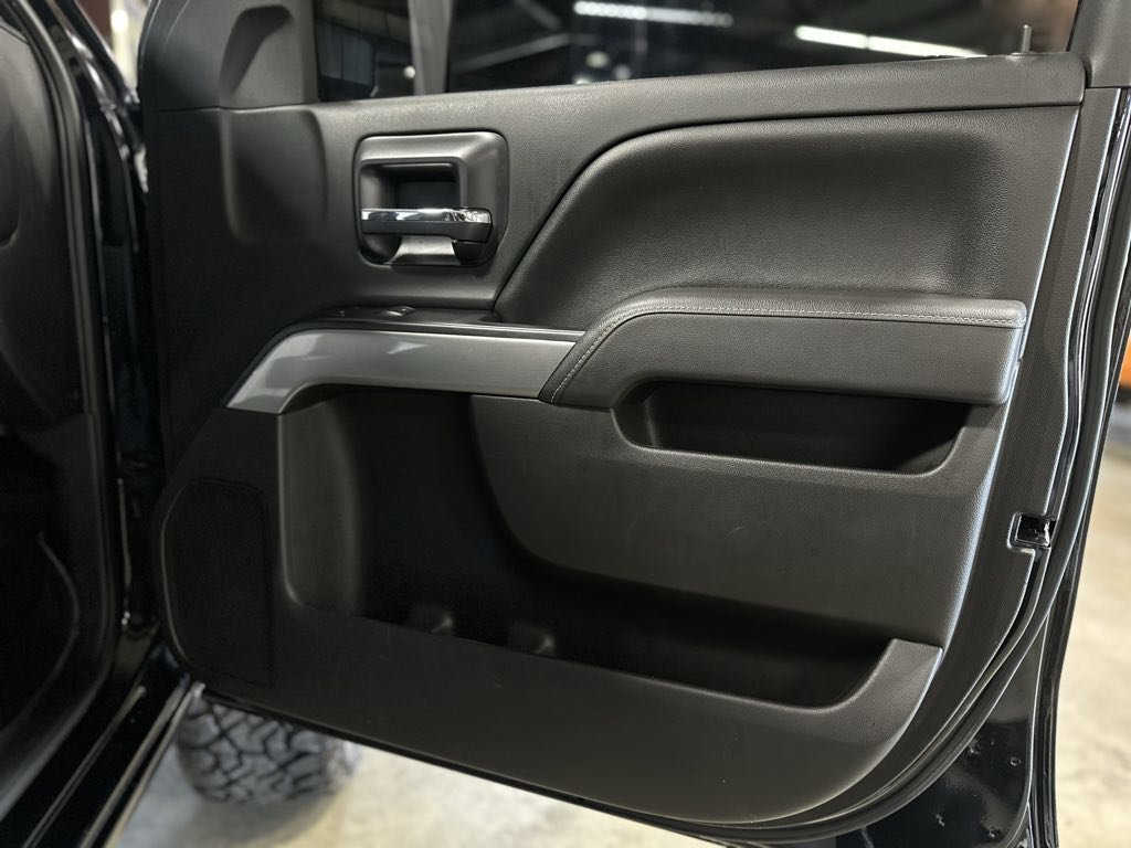 Used 2016 Chevrolet Silverado 2500 LT w/ Midnight Edition image 10