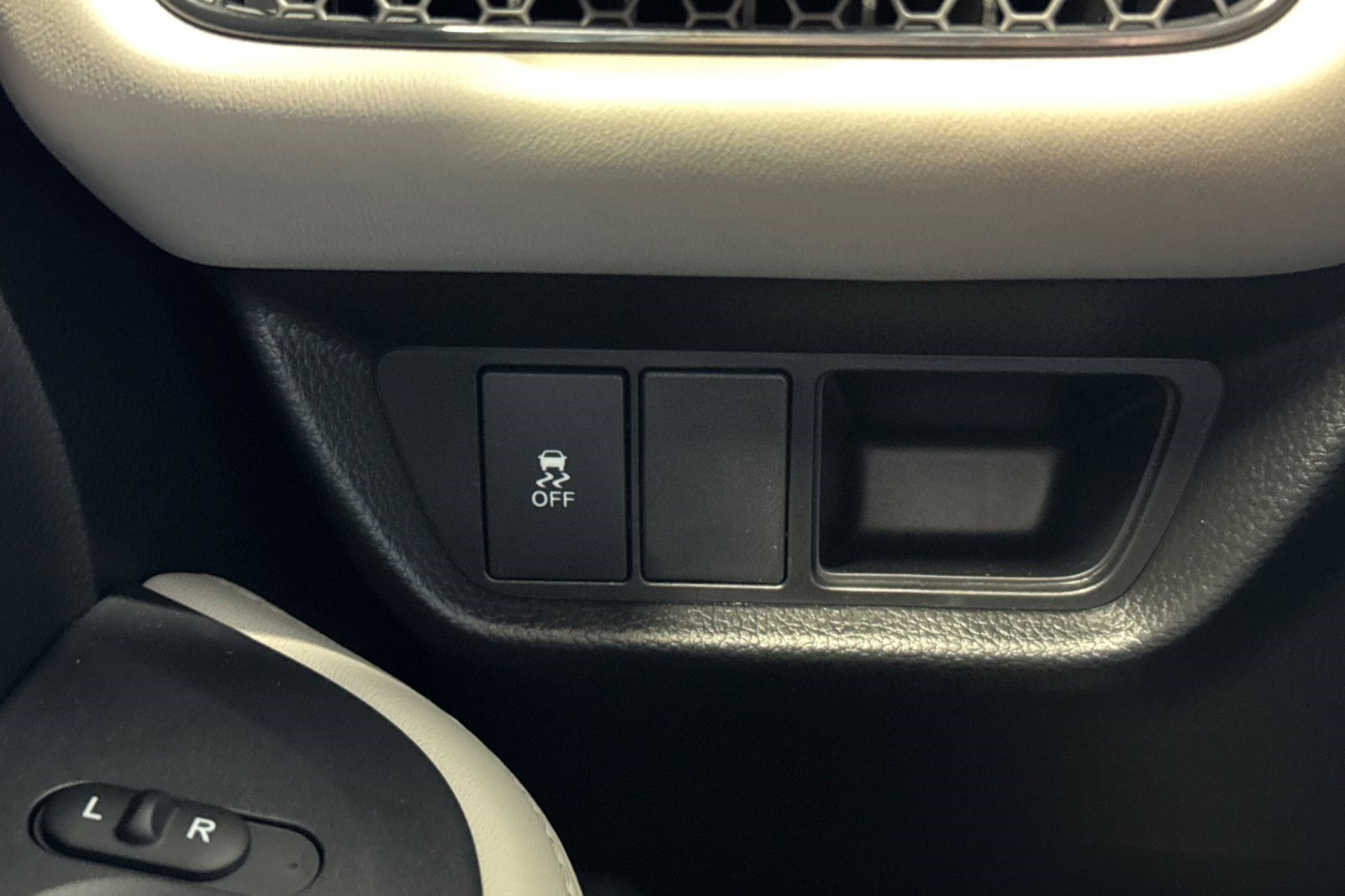 New 2027 Honda HR-V LX image 18