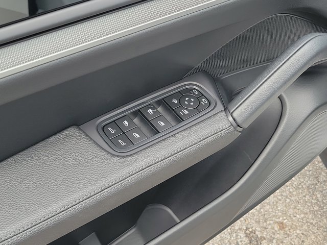 Certified 2024 Porsche Cayenne image 24