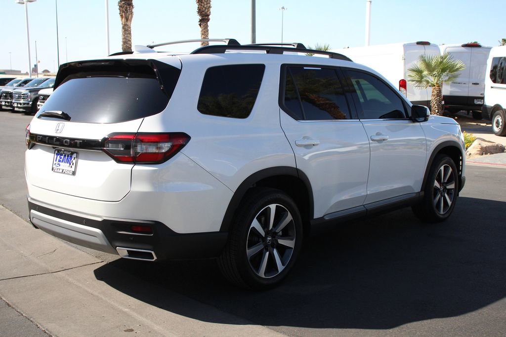 Used 2025 Honda Pilot Touring image 8