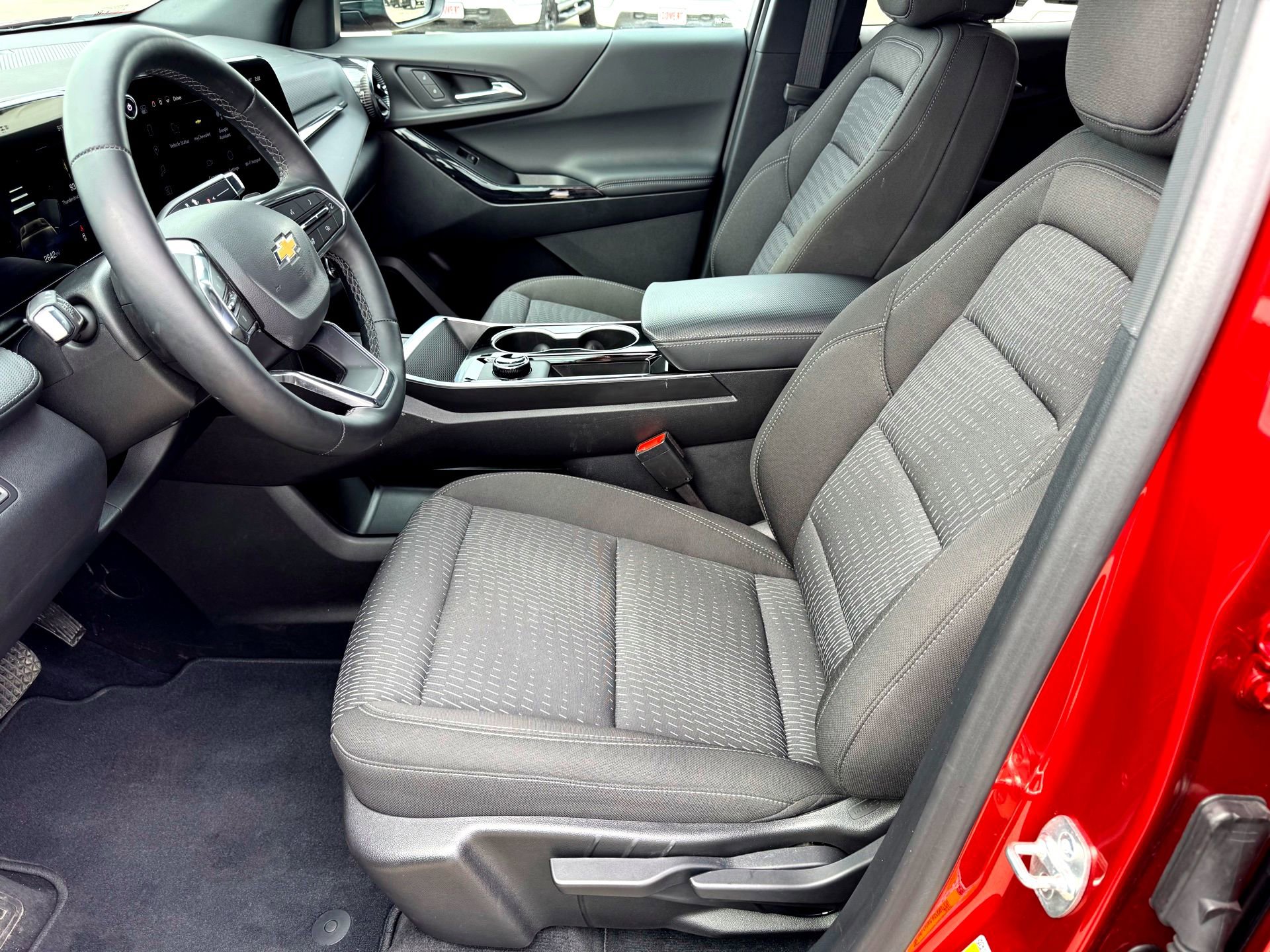 Used 2026 Chevrolet Equinox LT image 13