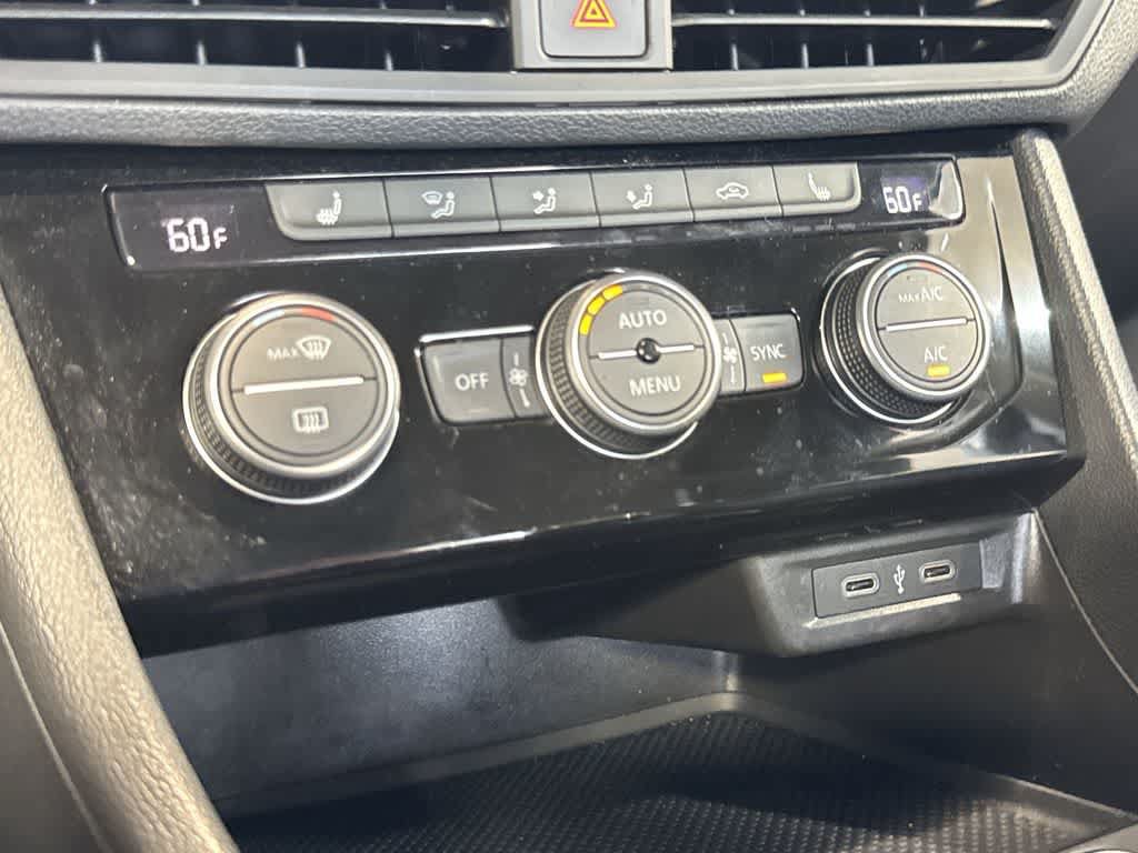 Certified 2022 Volkswagen Jetta SE FWD image 19