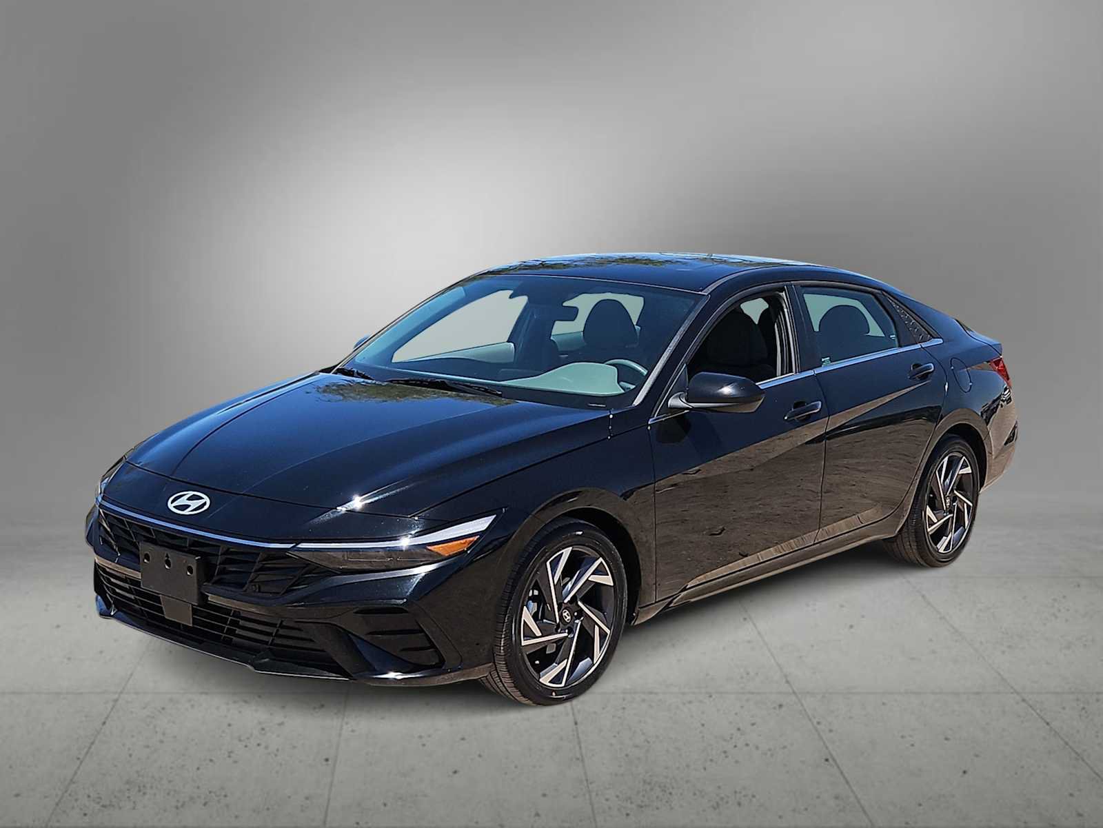 Certified 2025 Hyundai Elantra SEL FWD image 4