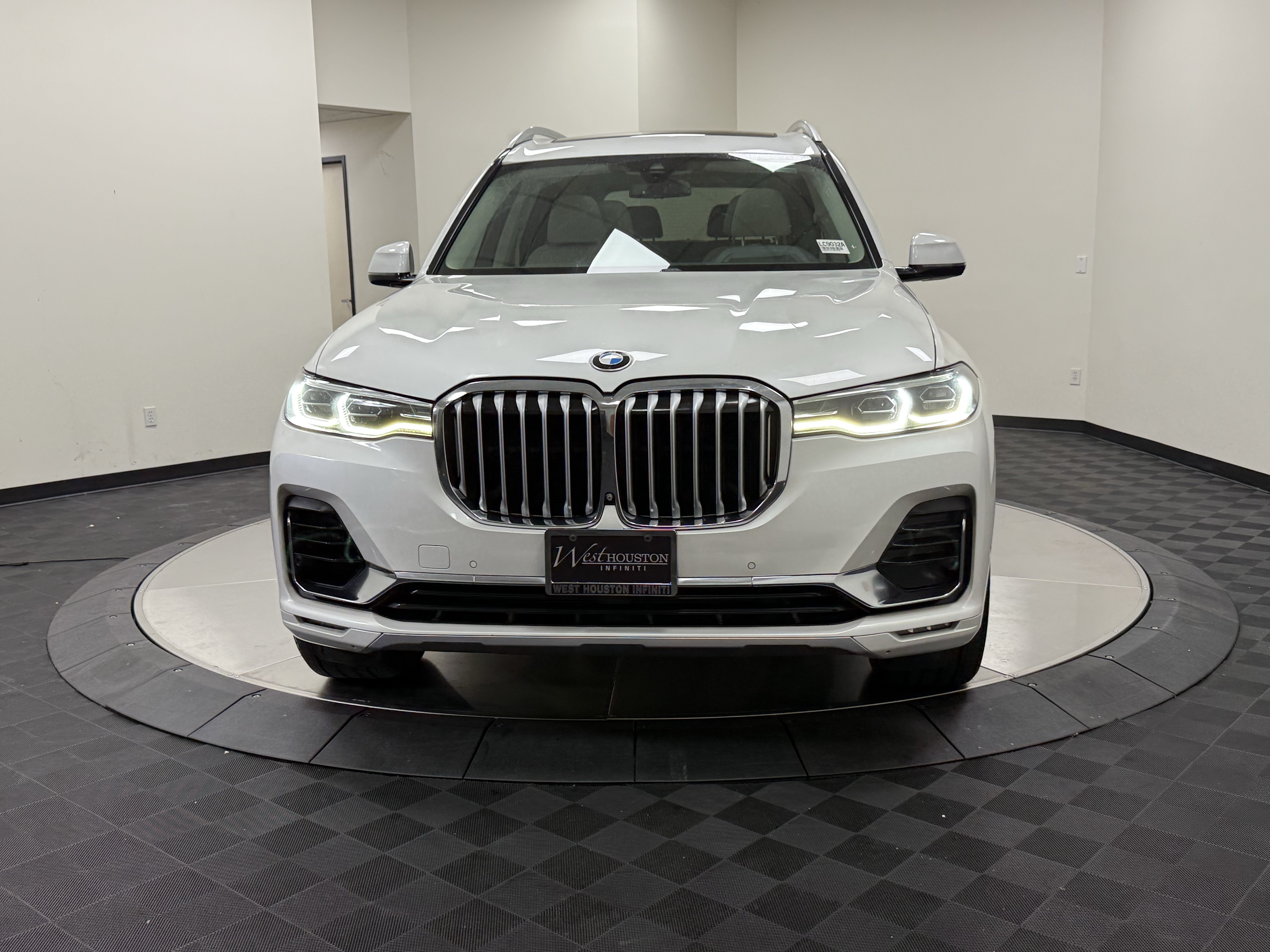 Used 2020 BMW X7 xDrive40i w/ Executive Package AWD/4WD image 2