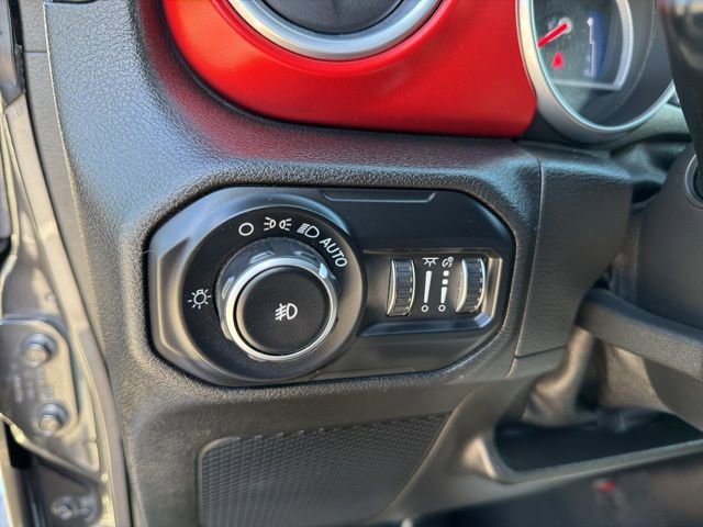 Used 2018 Jeep Wrangler Rubicon w/ Cold Weather Group image 19