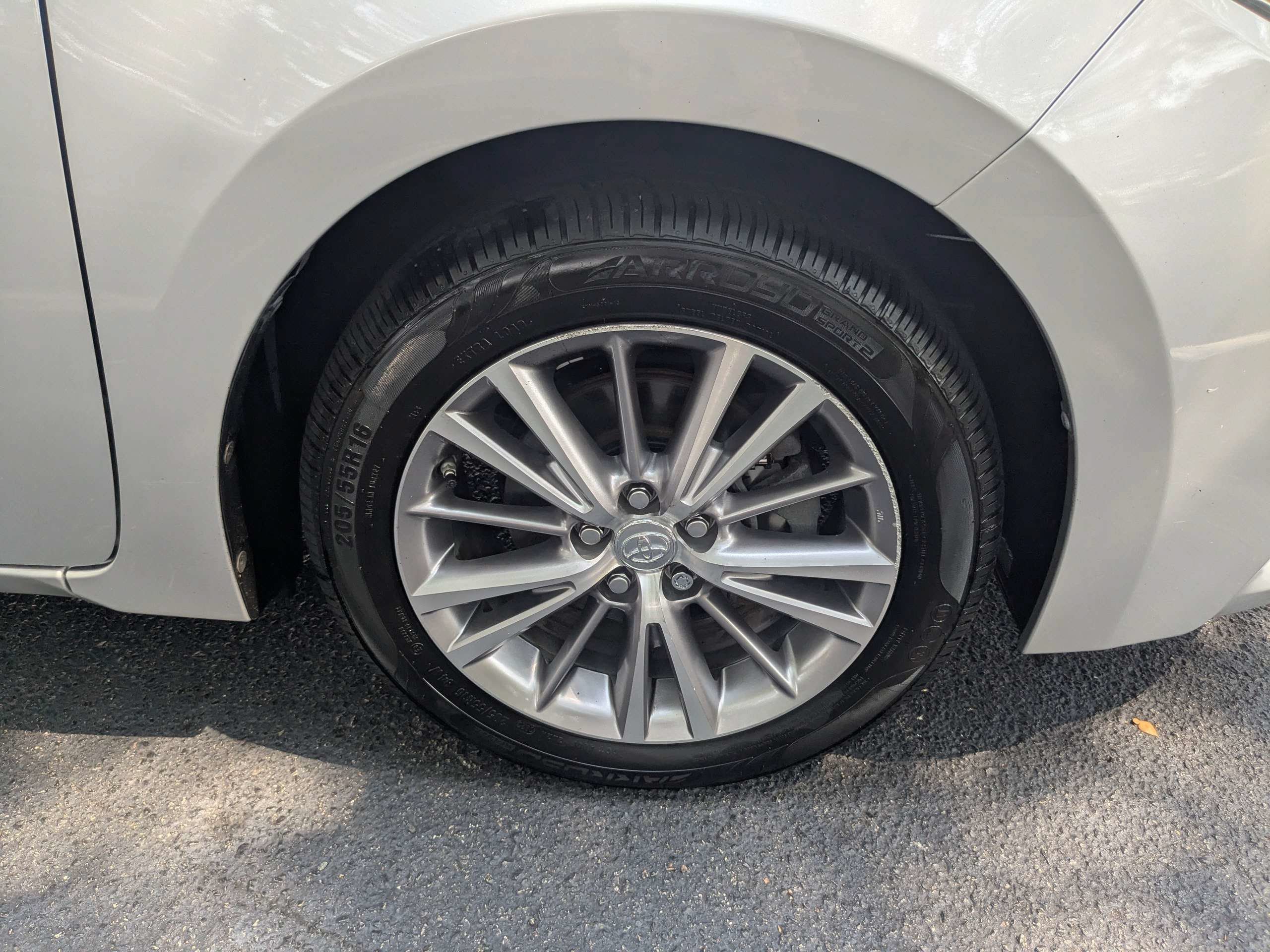Used 2015 Toyota Corolla LE FWD image 11