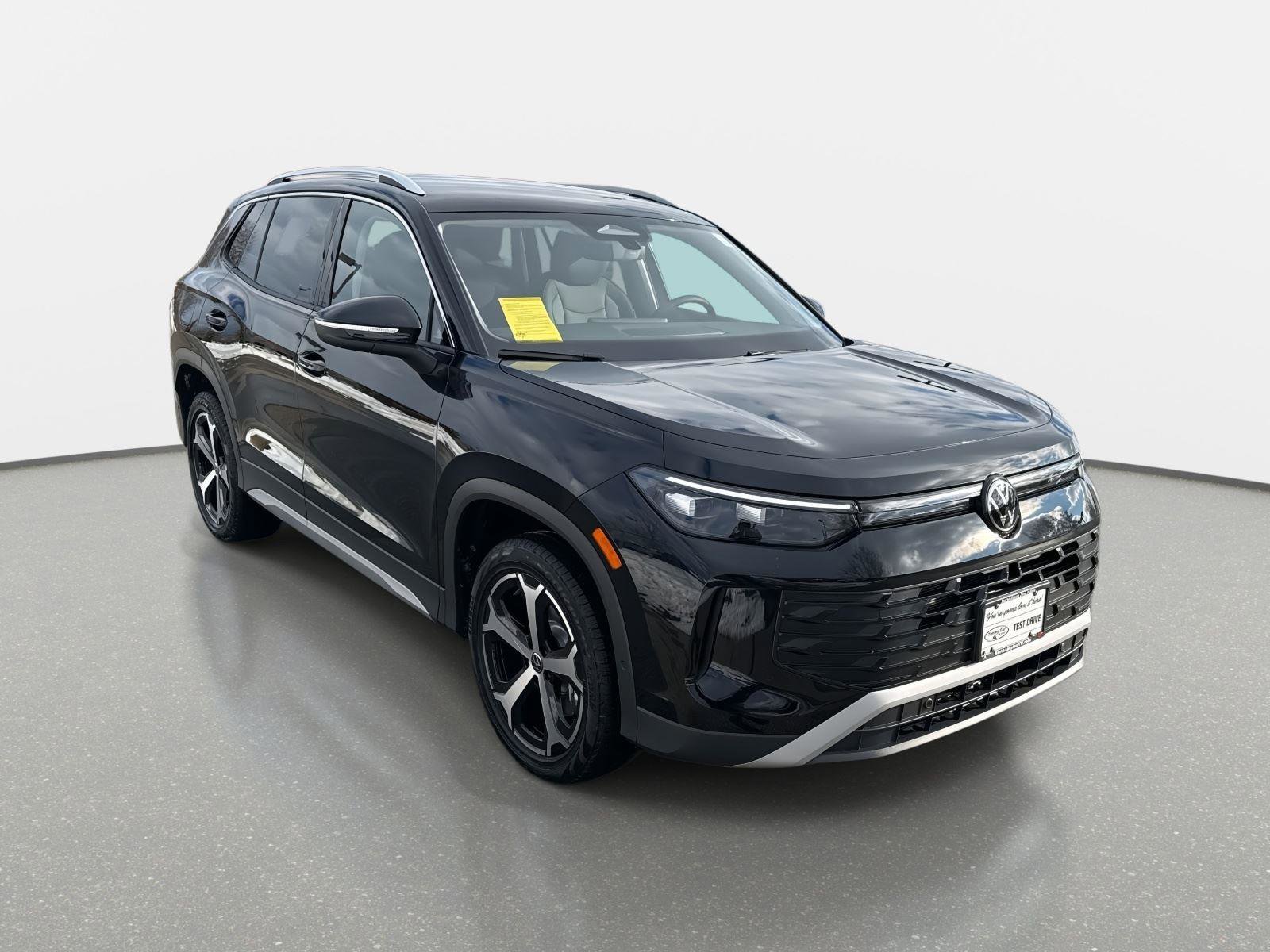 New 2026 Volkswagen Tiguan SE image 3