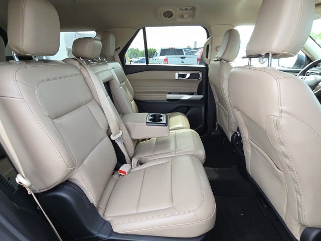 Used 2022 Ford Explorer XLT w/ Equipment Group 202A image 46