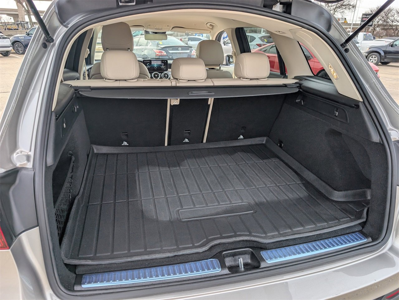 Used 2022 Mercedes-Benz GLC 300 w/ Premium Package Lite image 26