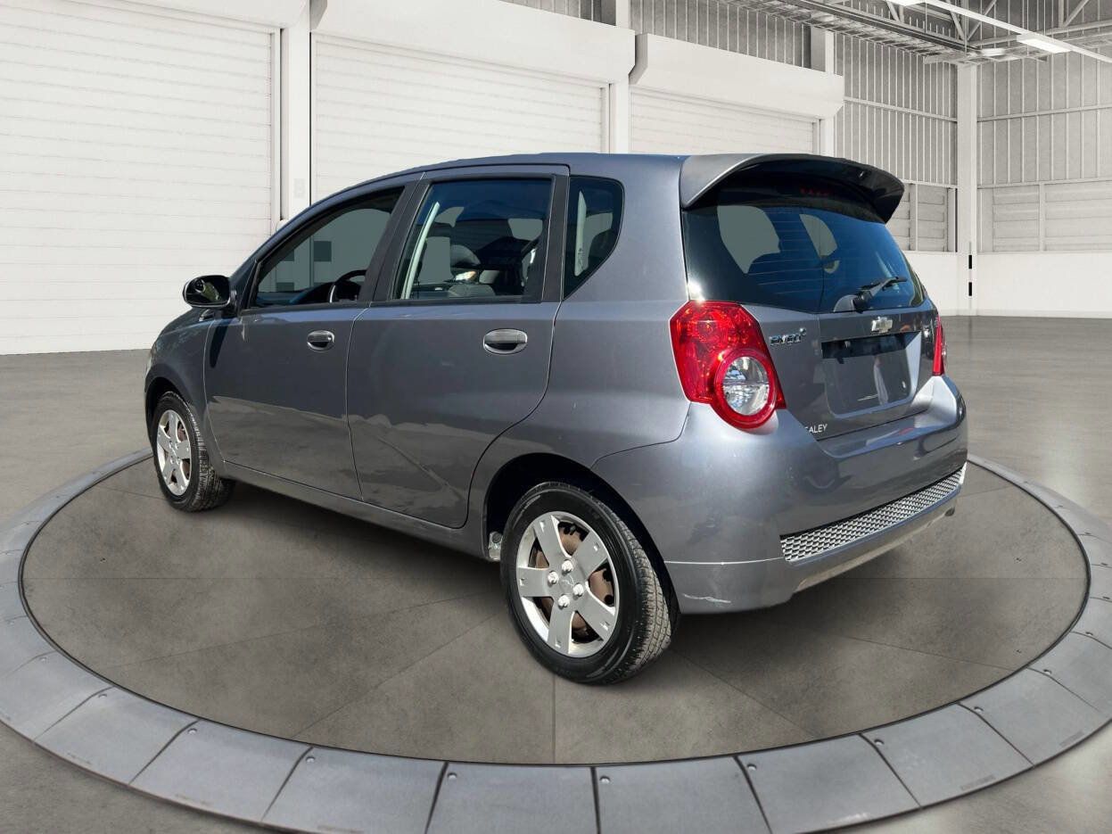 Used 2011 Chevrolet Aveo5 LT w/ Power and Convenience Package FWD image 5