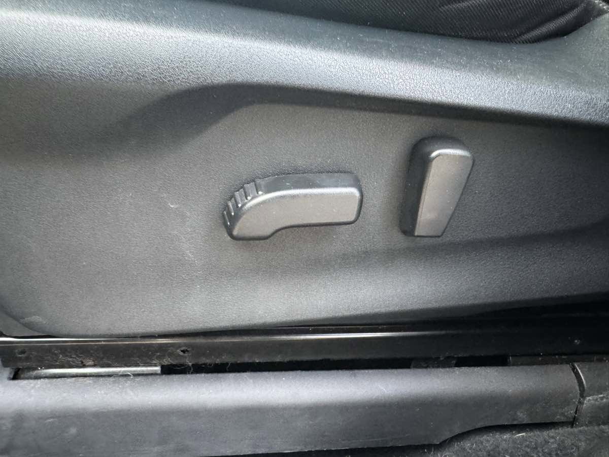 Used 2019 Subaru Ascent Premium w/ Popular Package #2 image 12