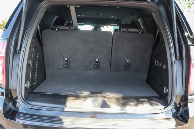 Used 2024 Chevrolet Tahoe LT w/ Luxury Package RWD image 28
