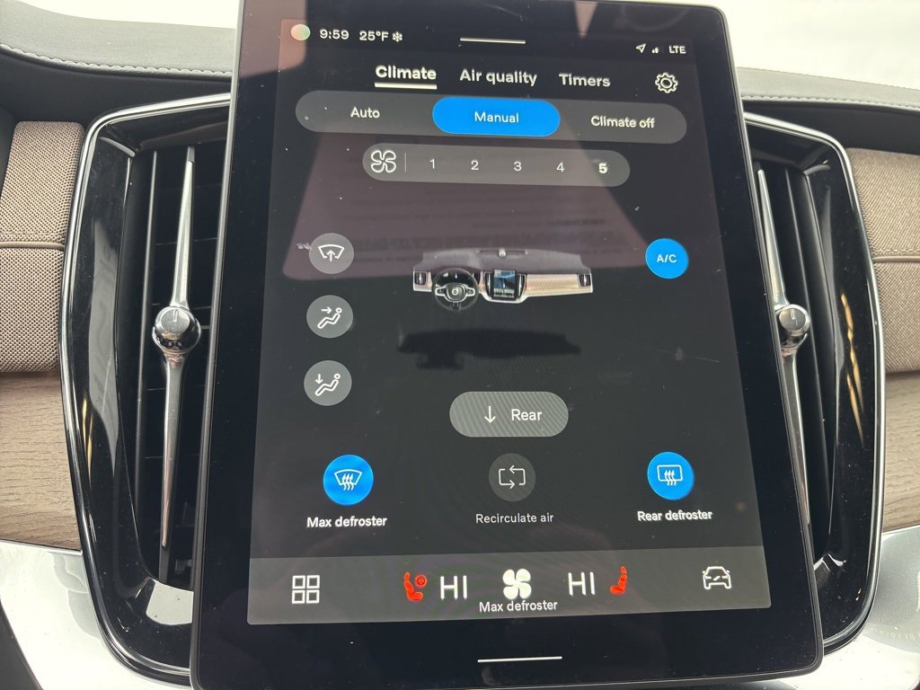 Certified 2025 Volvo XC90 B6 Plus image 28