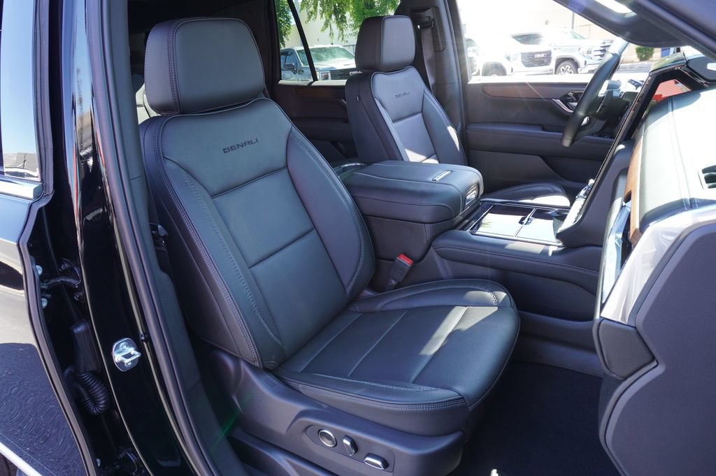 Certified 2026 GMC Yukon Denali AWD/4WD image 8