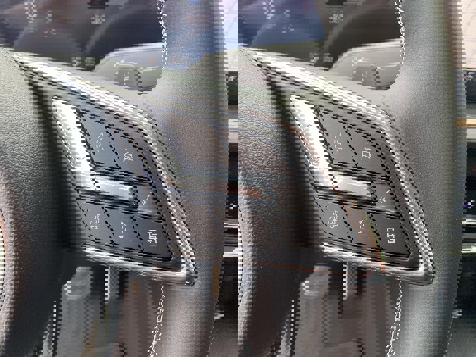 Certified 2025 Buick Envision Sport Touring image 40