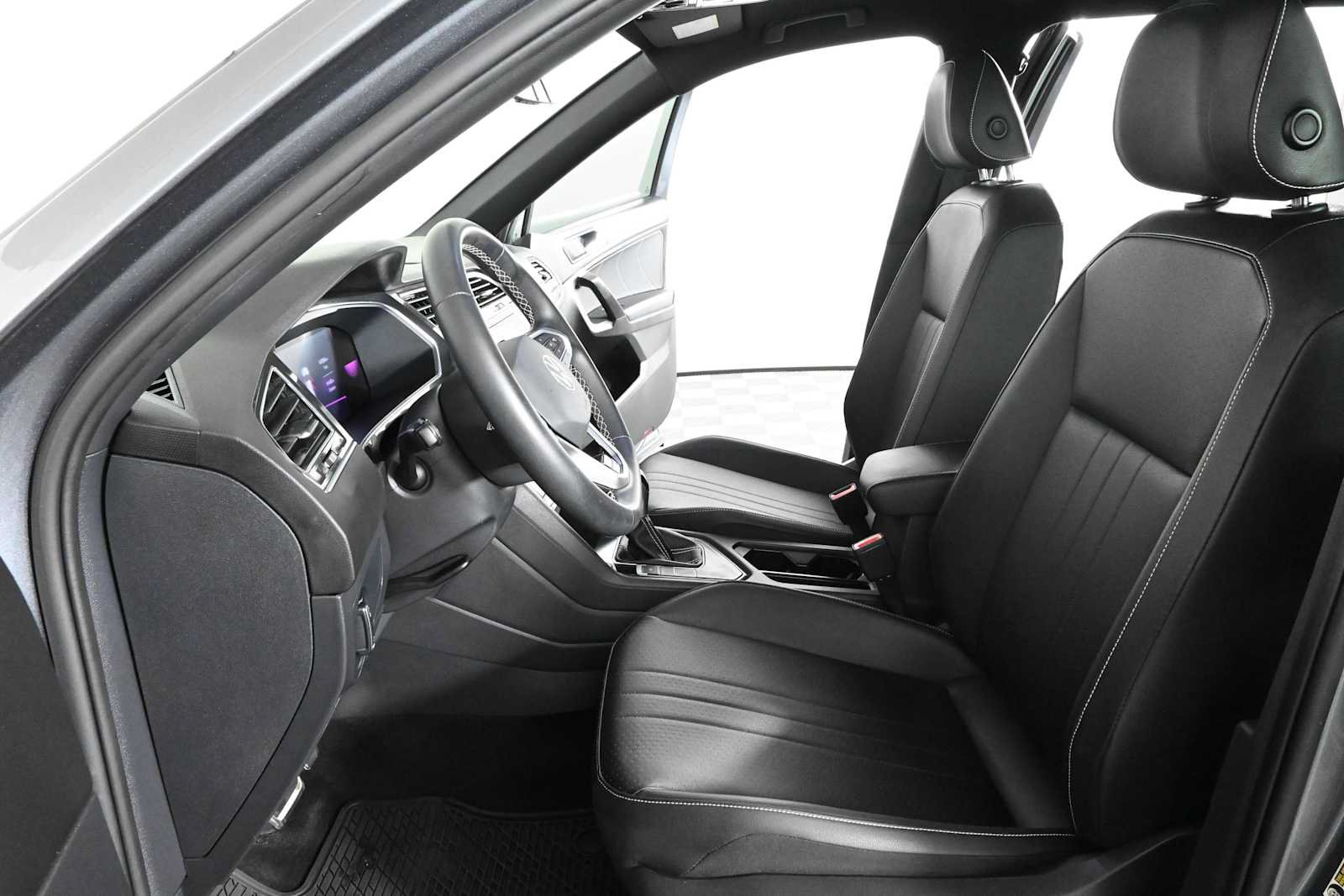 Certified 2023 Volkswagen Tiguan SE R-Line FWD image 19