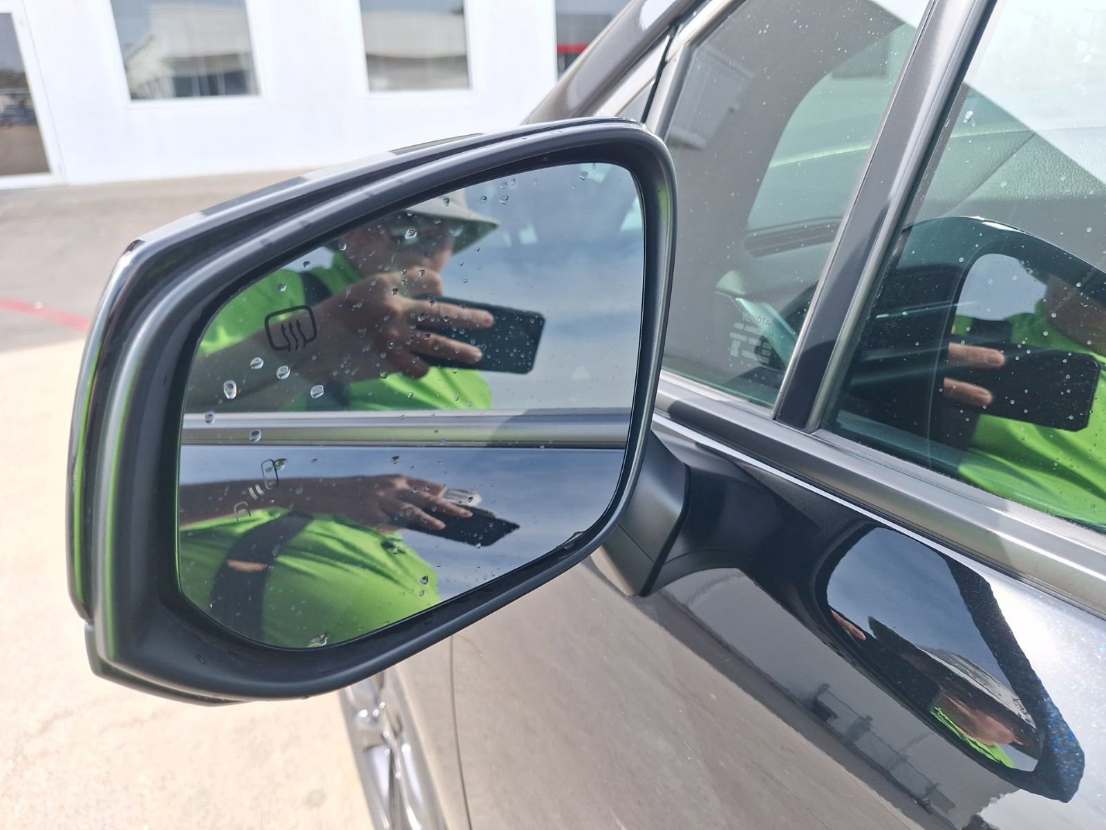 Used 2024 Toyota Sienna XLE Woodland Edition image 14