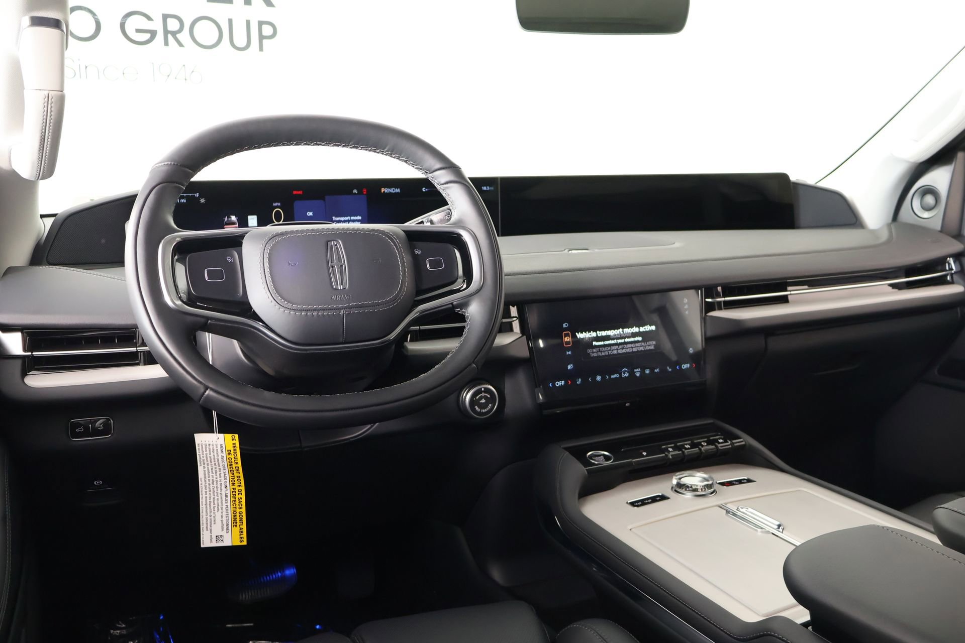 New 2026 Lincoln Navigator Premiere AWD/4WD image 2