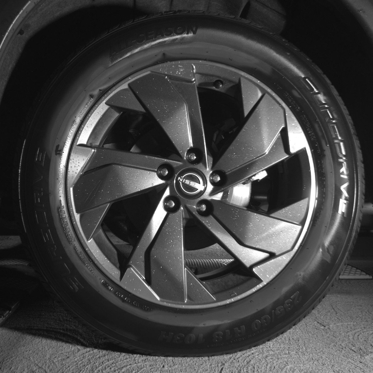 Used 2025 Nissan Rogue SV image 14