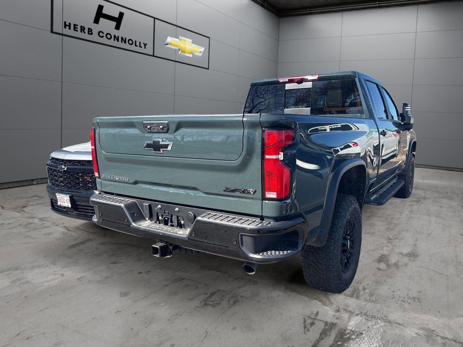 New 2026 Chevrolet Silverado 2500 ZR2 w/ LPO, Dark Essentials Package image 13