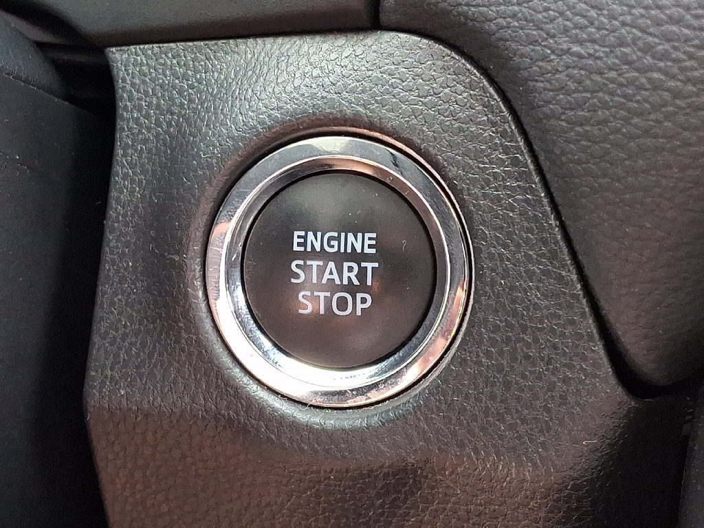 Certified 2025 Toyota RAV4 XLE AWD/4WD image 27