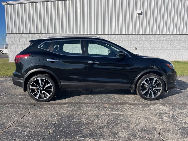 Used 2018 Nissan Rogue Sport SL w/ SL Premium Package image 17
