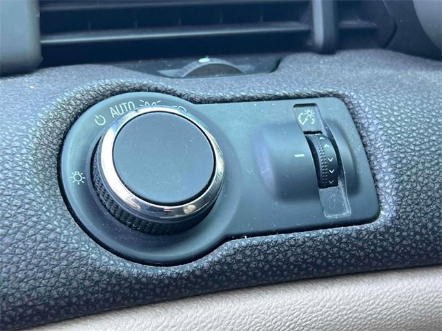 Used 2015 Chevrolet Malibu LT w/ Power Convenience Package image 19