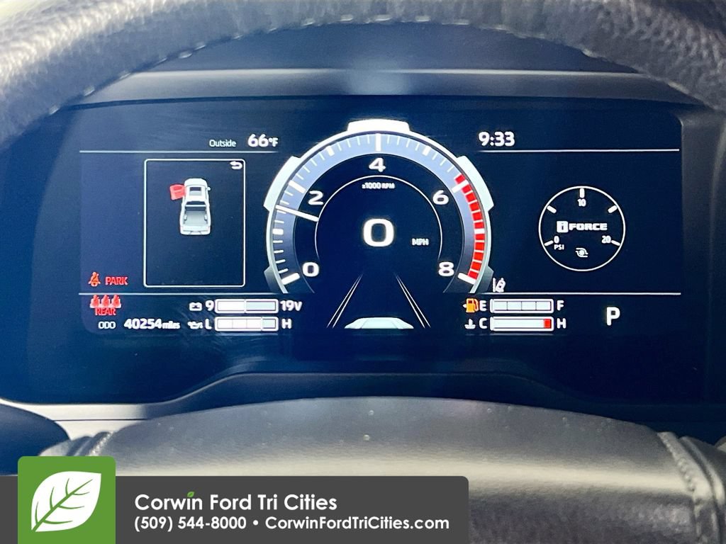 Used 2025 Toyota Tundra Limited AWD/4WD image 2