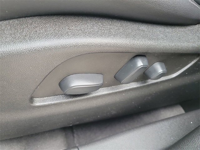 Used 2022 Cadillac XT4 Premium Luxury w/ Safety Alert Package image 42