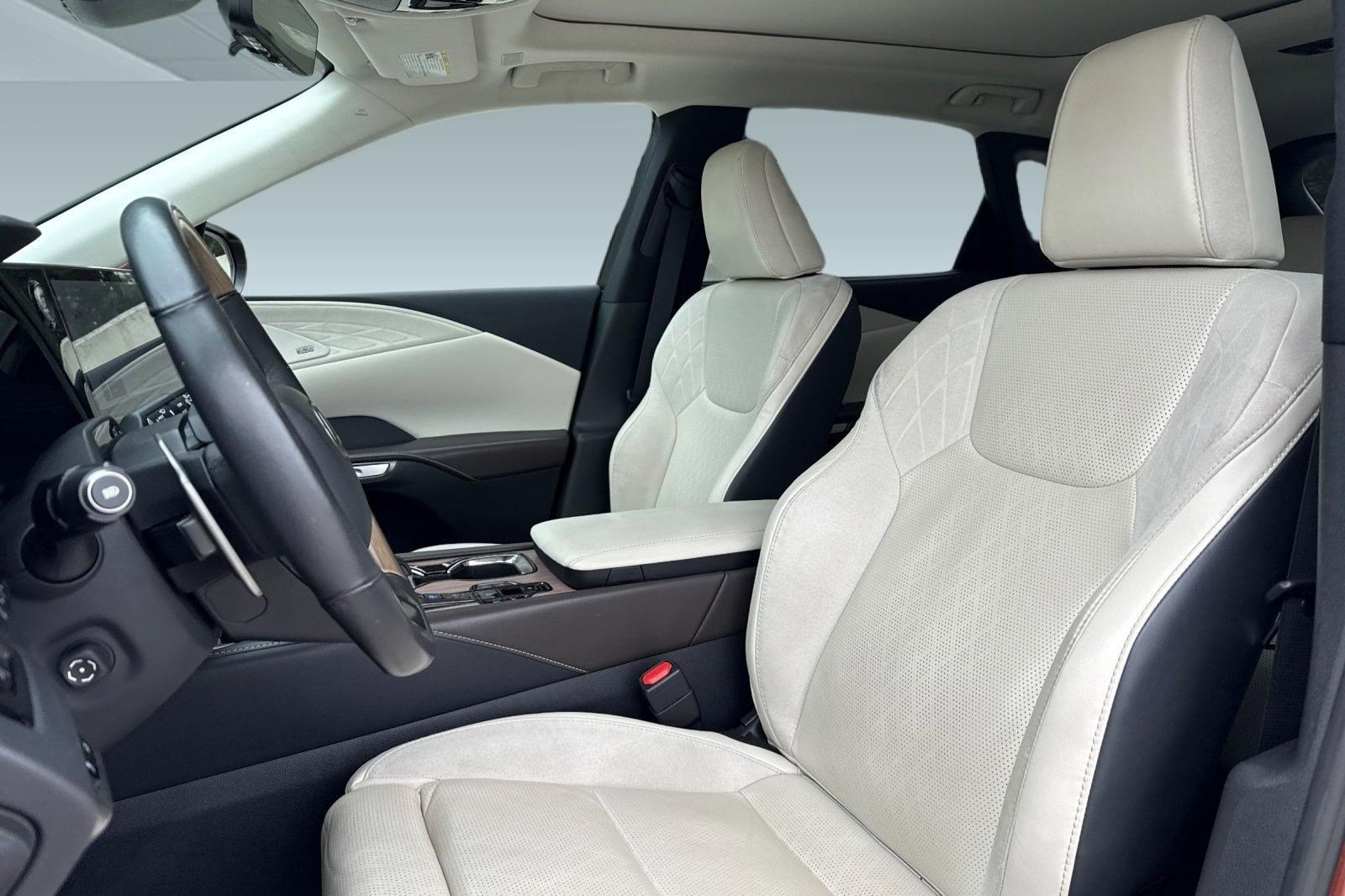 Used 2023 Lexus RX 350 AWD w/ Accessory Package (Z1) image 20
