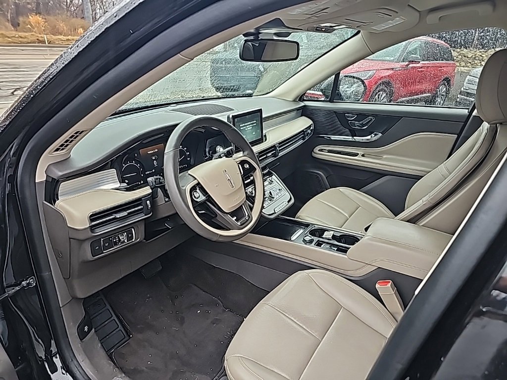 Certified 2022 Lincoln Corsair AWD w/ Equipment Group 101A image 9