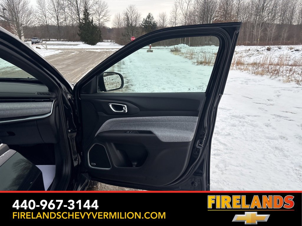 Used 2025 Jeep Compass Latitude w/ Sun & Sound Group image 29