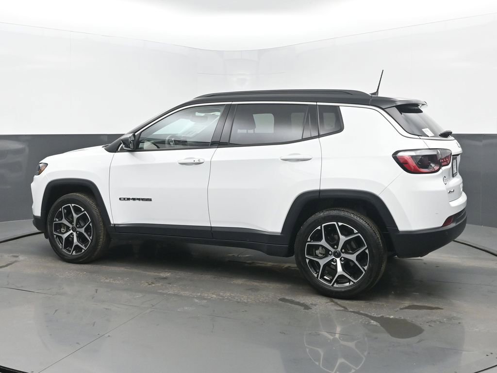 Used 2025 Jeep Compass Limited image 3