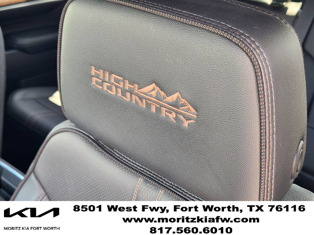 Used 2025 Chevrolet Silverado 1500 High Country w/ High Country Premium Package AWD/4WD image 15