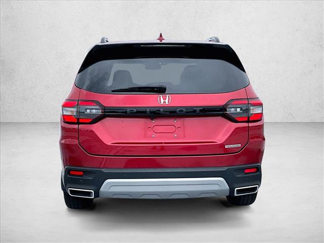 Used 2023 Honda Pilot Touring image 4