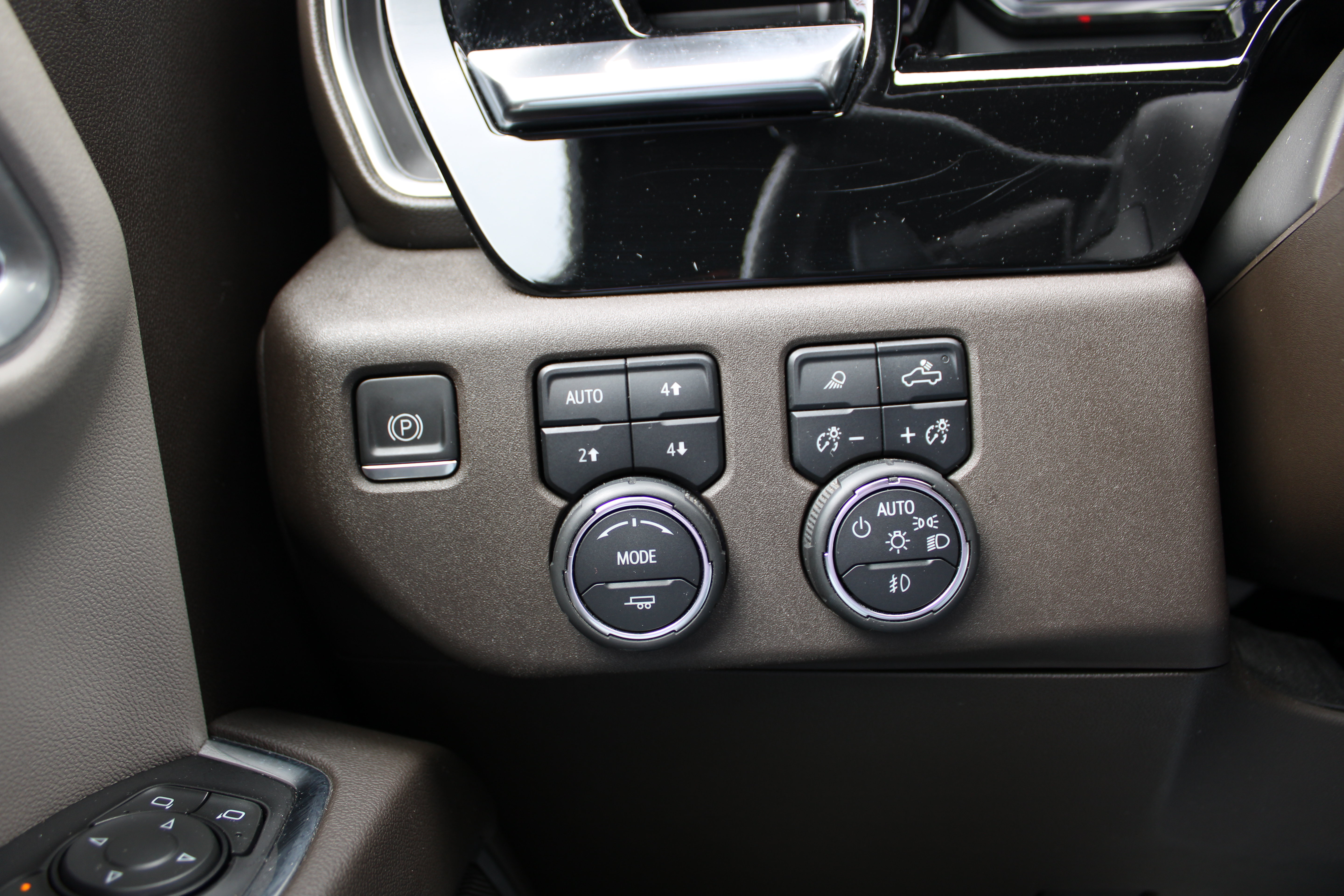 Used 2022 Chevrolet Silverado 1500 LTZ AWD/4WD image 21
