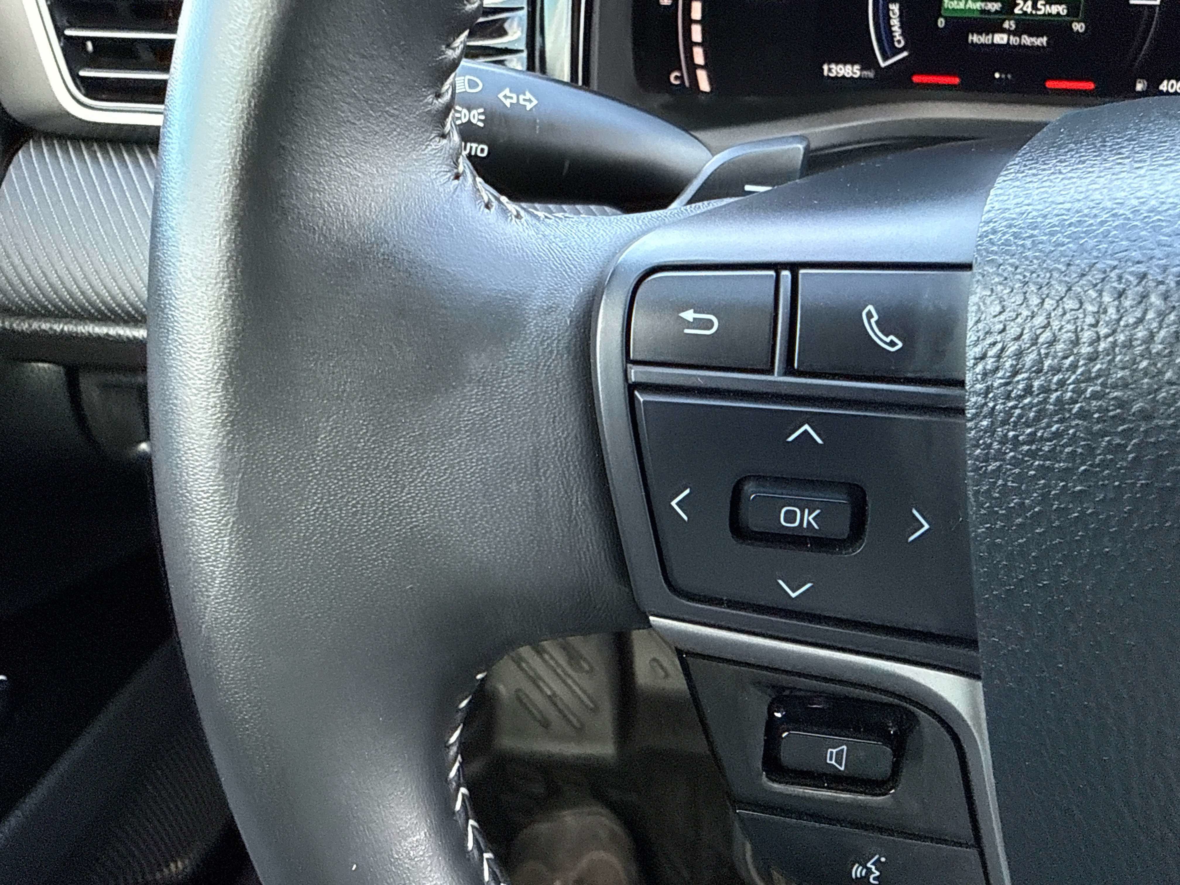 Used 2025 Toyota Camry SE FWD image 24