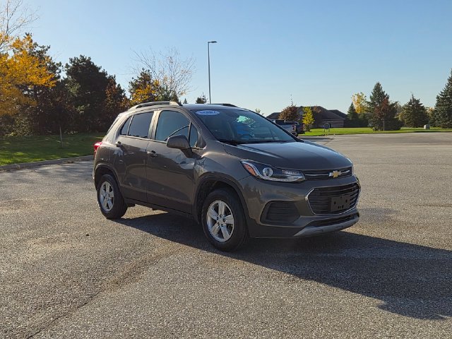 Used 2021 Chevrolet Trax LT w/ LT Convenience Package AWD/4WD image 3