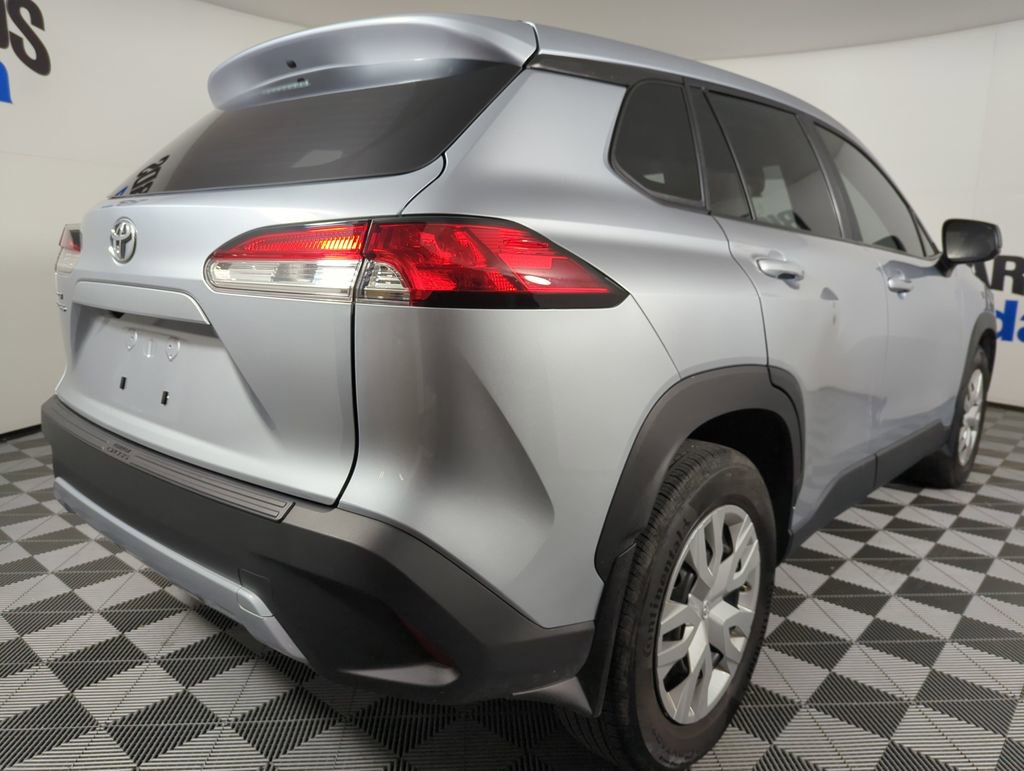 Used 2024 Toyota Corolla Cross L image 5